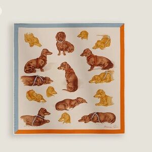 Hermes Les Bassets scarf 45 Dachshund print beige clair/gris bleuté/orange cuit